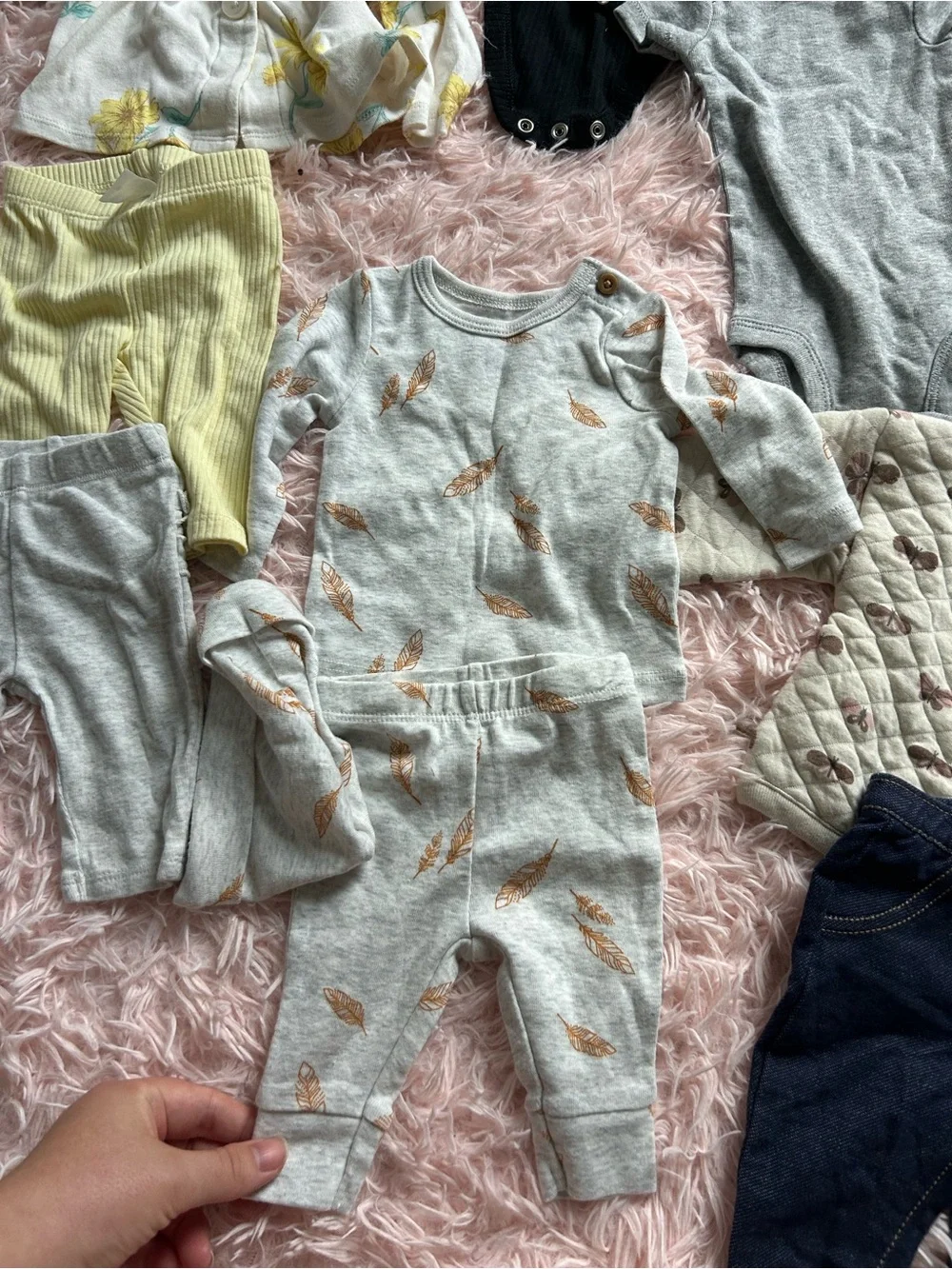 Newborn Carter's Outfit Bundle